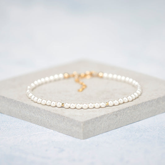 Dainty Pearl Bracelet (Vegan Pearls)