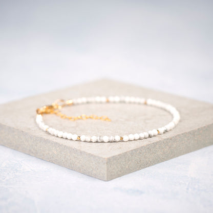Dainty Howlite Gemstone Bracelet